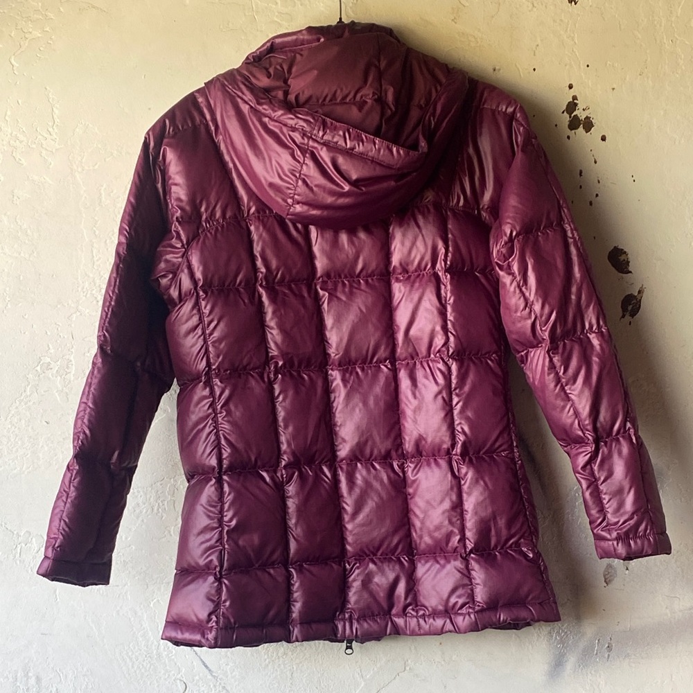 The North Face Women's Burgundy Puffer Jacket - Picture 3 of 8